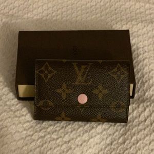 Louis Vuitton 6 ring Key holder